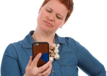 “Имаш право” с адв. Петър Николов: Какви са правата ни, ако мобилен оператор ни поиска да платим неустойка?