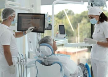 ВСУ„Черноризец Храбър“ и МДЦ „Дентапрайм“ ще подготвят бъдещи дентални асистенти