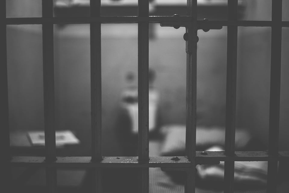 12 години затвор за 41-годишен мъж, опитал се да убие свой съселянин в търговищко село
