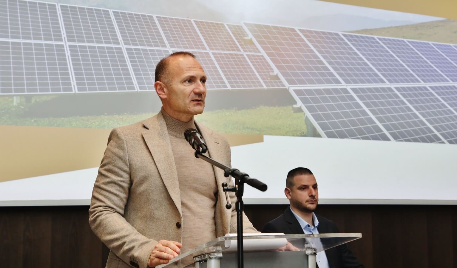 Министър Росен Христов: Виждаме ясна стабилизация на пазара на ток