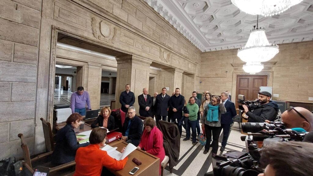 Коалиция „ЛЕВИЦАТА!“ се регистрира в ЦИК за предсрочните парламентарни избори