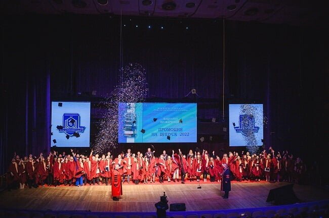 Медицински университет – Варна дипломира магистър-фармацевтите от Випуск 2022