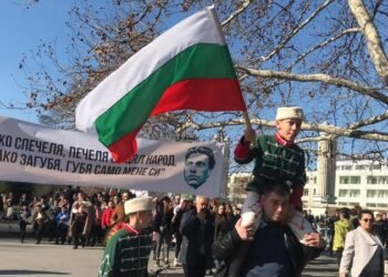 Варна ще запомни този ден! Хиляди сведоха глава пред паметта на Апостола! (ВИДЕО и СНИМКИ)