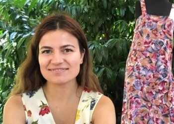 Мерве оставя работата си за да помага в Турция