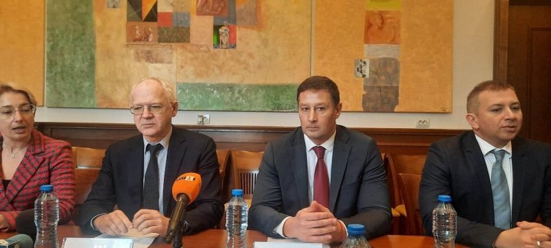 Работодатели оспорват решението за минималната работна заплата