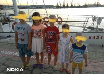 Варненски адвокат се бори за връщането на пет деца при родителите им
