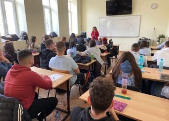 Съдия изнесе открит урок пред ученици от Варненска търговска гимназия