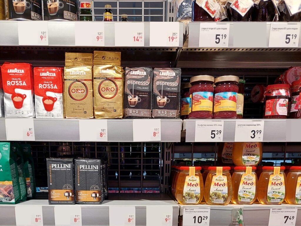 Масова практика: При промоция в търговските обекти да лисват половината от стоките с намаление!