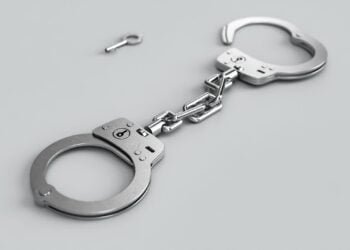 27-годишен мъж Обвинен за държане и разпространение на близо 11 кг наркотици остава в арестаКаменар в задържам по обвинение за грабеж на златно бижу в Морската градина