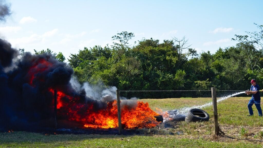 Забраниха паленето на гуми и пластмаси по повод Сирни Заговезни във Ветрино