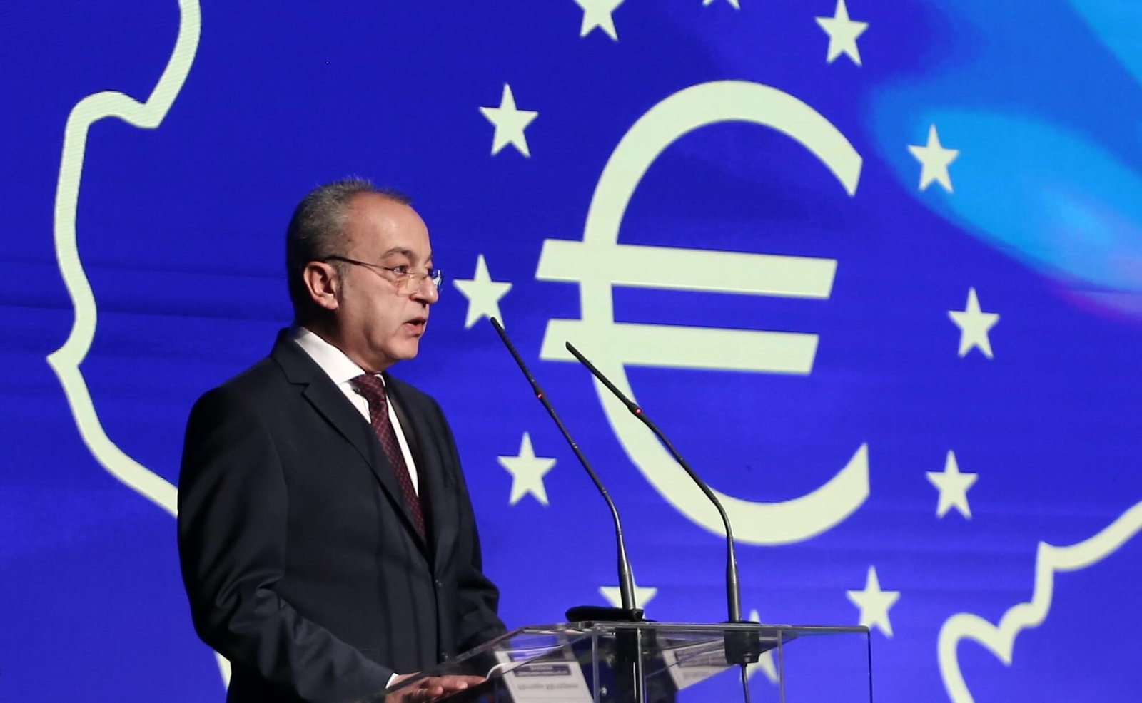 Премиерът Донев: Наш приоритет е сближаването на българските граждани с идеята за присъединяването ни към еврозоната