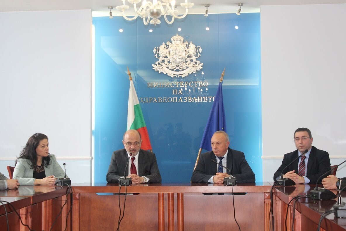 Министър Меджидиев: Предвижда се двата хеликоптера да бъдат разположени в Долна Митрополия и „Враждебна“