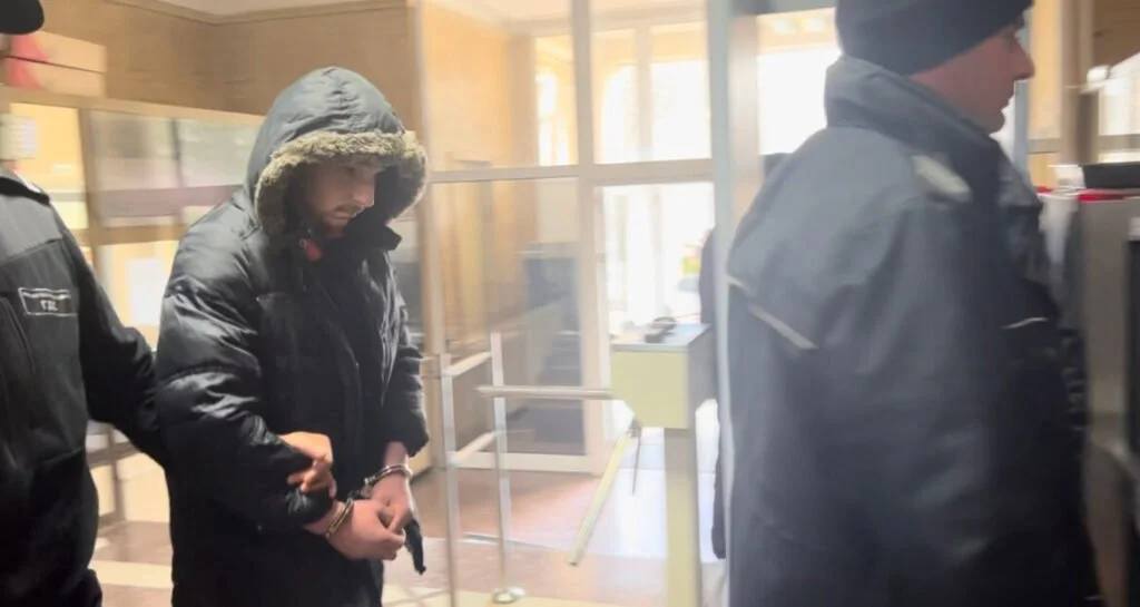 Задържаният за изнасилването на възрастната жена от Синдел остава в ареста. Родителите му не могат да повярват, че е извършил подобно престъпление (ВИДЕО)