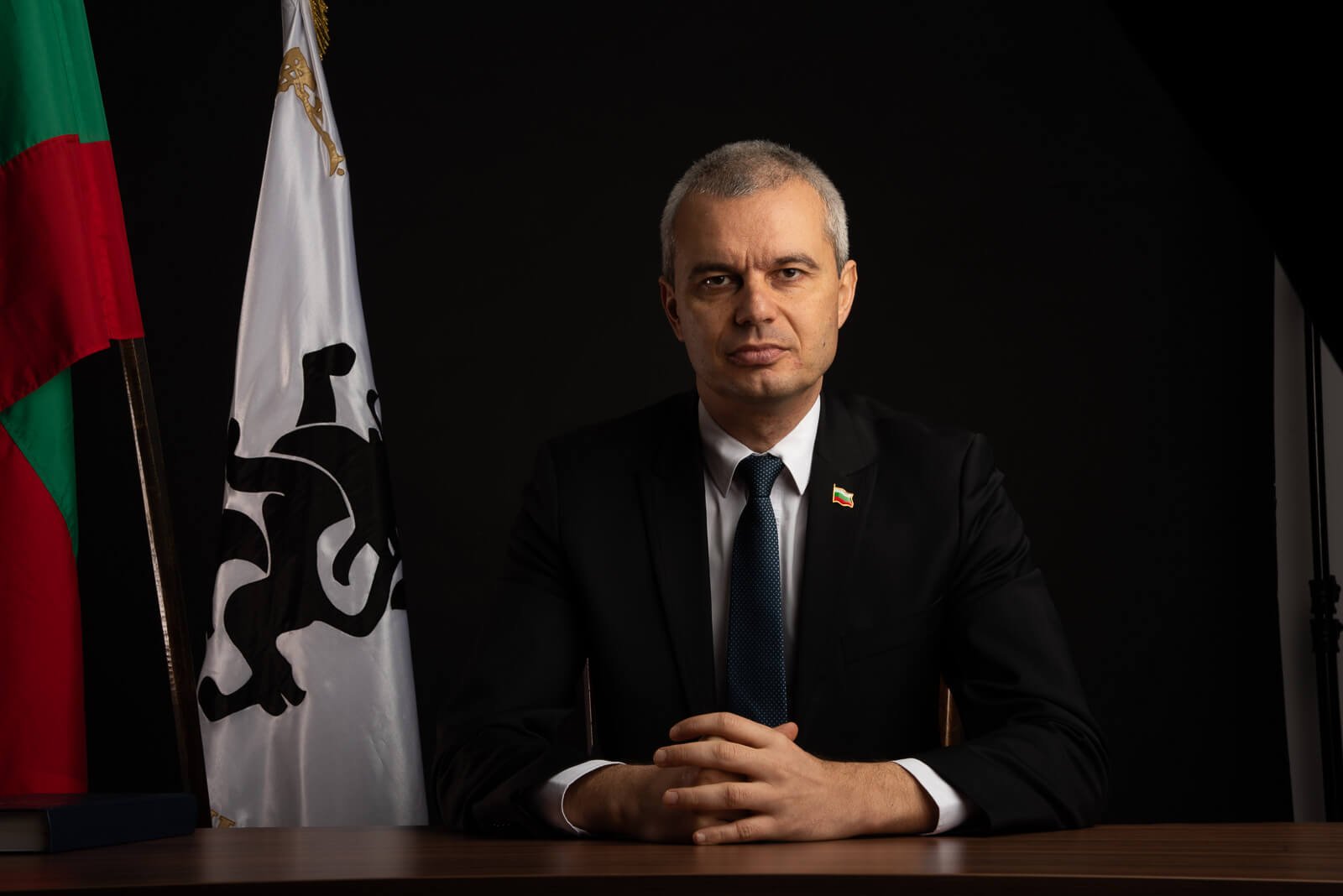 Костадинов: Вчера правителството на Македония извърши серия от нови гаври с българите!