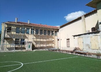 Ремонтират покрива на културния център в община Ветрино