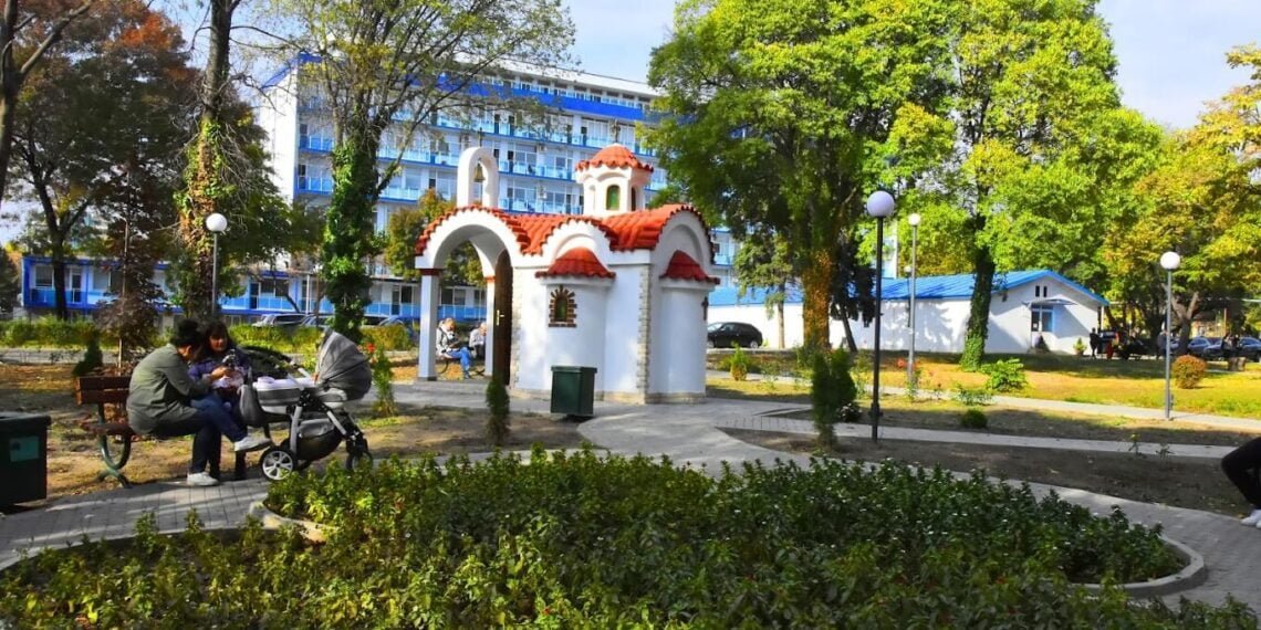 МБАЛ "Св. Анна" - Варна: Болницата работи на пълни обороти в денонощен режим на лечение и всички работещи получават възнагражденията си по график!