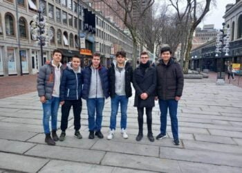 Ученици от МГ “Д-р Петър Берон” пътуват за състезание в MIT – Бостън, САЩ