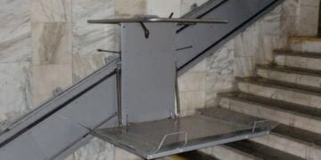 След ремонт: 9 асансьора и 7 платформи в подлезите на Варна вече работят