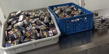 Митничарите на летище Варна хвана четирима румънци с над 1800 кутии цигари в багажа