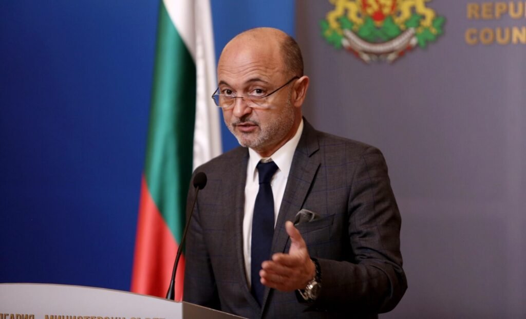 Министър Меджидиев: Министерският съвет одобри позицията на България относно закупуването на ваксини срещу COVID-19