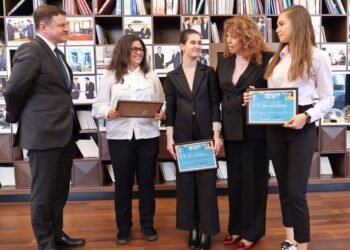 Вицепрезидентът към победителките в „Посланик за един ден“: Смело отстоявайте позициите си!