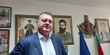 Кметът на Район “Младост” с важна информация за ремонтите и санирането! Всеки може да получи “юрнеци” в кметството!