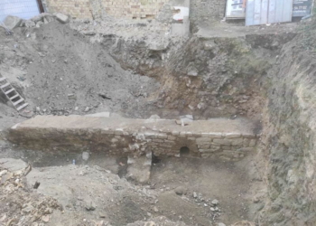 Собствениците на имота в Гръцката махала: Работата по обекта е според изискванията на закона и под надзора на археолози!
