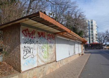 Варненци излизат на протест срещу незаконните бараки в к.к. "Златни пясъци"