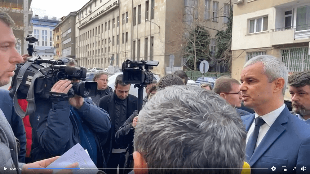 Костадинов: Възраждане иска прозрачност над работата на "Информационно обслужване" АД