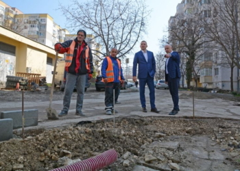 Продължават ремонтните дейности в „Кайсиева градина“