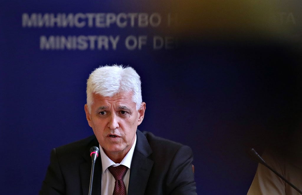 Военният министър след въпрос на Ивайло Мирчев: Твърдението за изпращане на български войски в Украйна е невярно