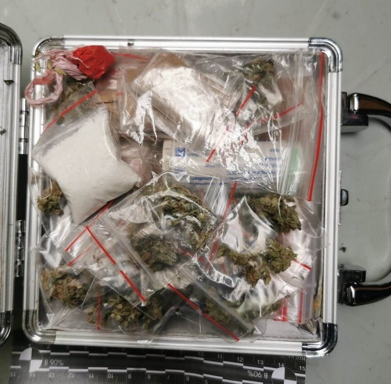 Във Варна задържаха мъж и жена наркоразпространители