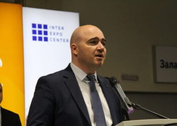 Служебният министър на туризма напусна ПП и стана секретар на президента