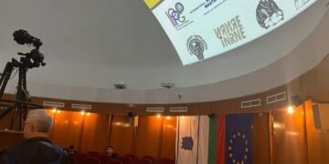 Варненски ученици разкриват тайните на Вселената (ВИДЕО и СНИМКИ)