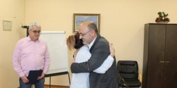 Родилката от Силистра, която по спешност беше транспортирана до София със самолет „Спартан“ , се срещна с министър Меджидиев