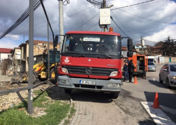 След множество сигнали на "Възраждане", за изтичаща се мръсна вода в "Максуда", днес ВиК започна да отстранява аварията!