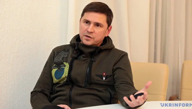 Киев очаква от Европа още санкции срещу Москва след решението на Путин да разположи тактическо ядрено оръжие в Беларус, заяви Подоляк
