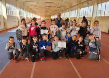 Над 60 деца от 1 и 2 клас се включиха в Ученическа купа Варна 2023