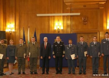 Димитър Стоянов награди военнослужещи, участвали в спасителни дейности след земетресенията в Турция и Сирия