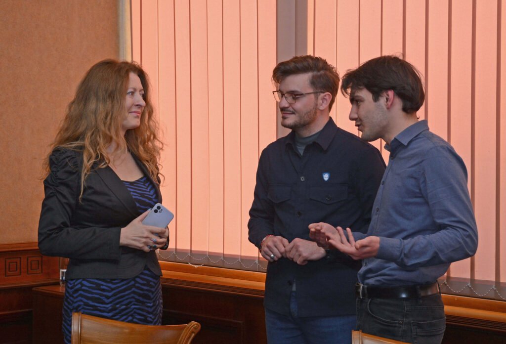 Във Варна представиха Наръчник за местна младежка политика