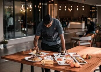 Туристическият бранш във Варна: Сериозен остава проблемът с кадрите в туризма и то във всички сфери на обслужване