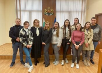 Студенти от Икономически университет – Варна посетиха Административен съд