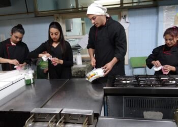 Ученици от СОУ "Св. Климент Охридски" в Дългопол ще пътуват до Будапеща по проект "ЕРАЗЪМ +"