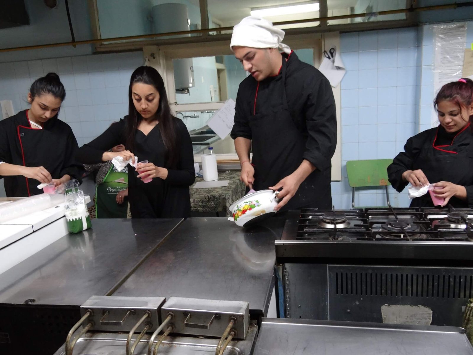 Ученици от СОУ "Св. Климент Охридски" в Дългопол ще пътуват до Будапеща по проект "ЕРАЗЪМ +"