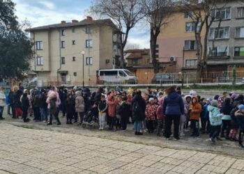 Стрес и сълзи за децата бежанци от Украйна заради сигналите за поствени взривни устройства във варнеските училища
