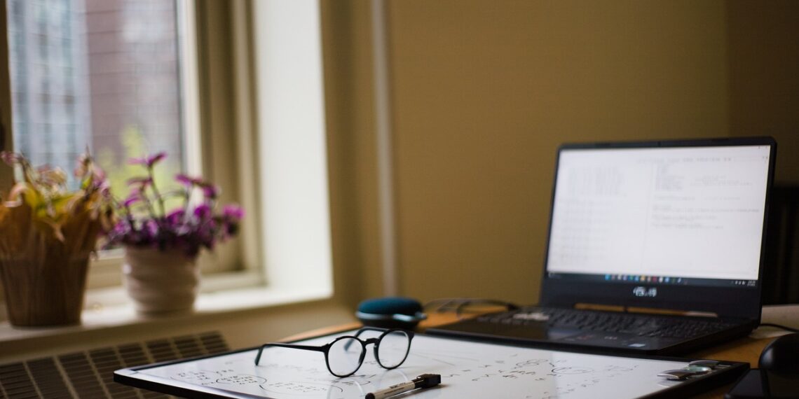 Поради липса на учители: 2 500 пенсионери отново ще се върнат в образователната система тази година