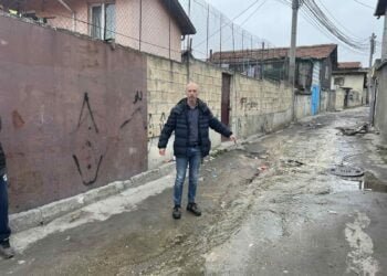 Коста Стоянов, "Възраждане": Мизерия и отпадни води на кръговото кръстовище в "Максуда" (ВИДЕО и СНИМКИ)