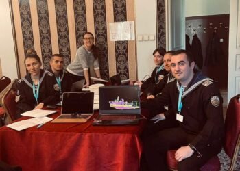 Два отбора от Морско училище представиха проекти за сигурност на космически хакатон