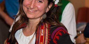 Стопанката на работилница “Хорце”: Магията на носията усмихва и най-начумерените! (ВИДЕО И СНИМКИ)