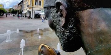 През месец май пускат двата сухи фонтана във Варна